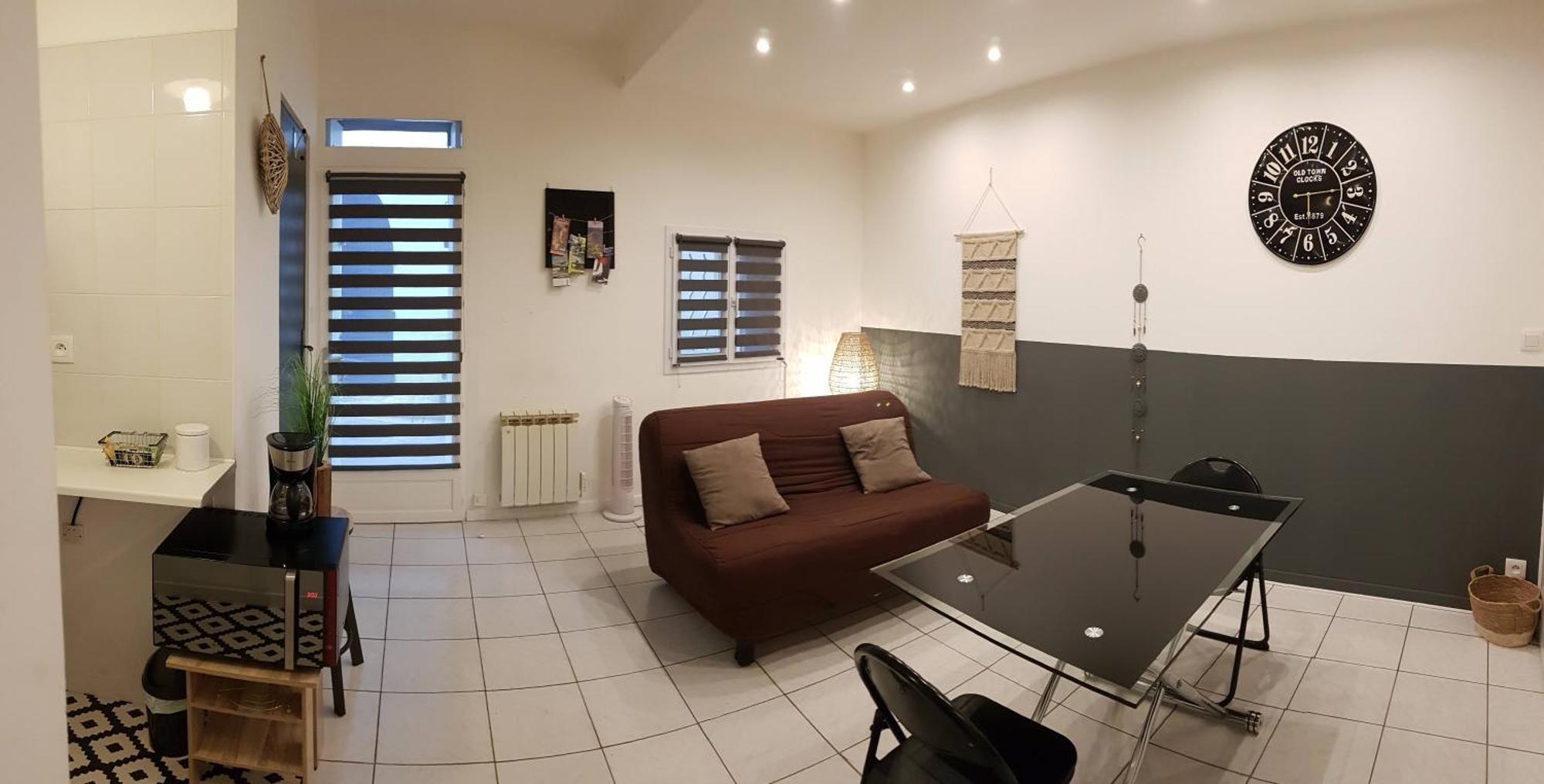 Le Colonel, Studio Au Coeur Du Village En Rez-De-Chaussee D'Une Ancienne Maison Marseillan  Extérieur photo